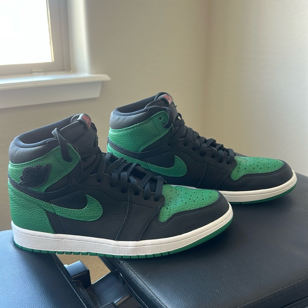 Air Jordan 1 Retro OG ‘Pine Green 2.0’